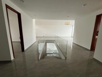 HERMOSA RESIDENCIA EN CONDADO DE SAYAVEDRA