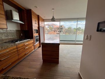 HERMOSA RESIDENCIA EN CONDADO DE SAYAVEDRA