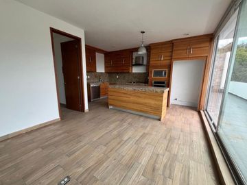 HERMOSA RESIDENCIA EN CONDADO DE SAYAVEDRA