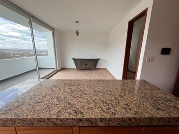 HERMOSA RESIDENCIA EN CONDADO DE SAYAVEDRA