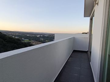 HERMOSA RESIDENCIA EN CONDADO DE SAYAVEDRA