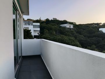 HERMOSA RESIDENCIA EN CONDADO DE SAYAVEDRA