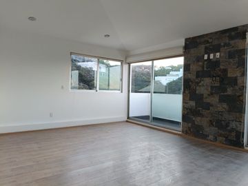 HERMOSA RESIDENCIA EN CONDADO DE SAYAVEDRA