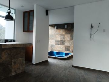HERMOSA RESIDENCIA EN CONDADO DE SAYAVEDRA
