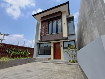 Rumah Chic Modern Stylish di Sleman dekat Hotel Hyatt Palagan