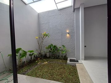 Rumah Chic Modern Stylish di Sleman dekat Hotel Hyatt Palagan