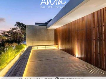 Dijual Brand New Villa 3 bedrooms semi furnished dekat pantai lokasi premium di Seminyak Bali.