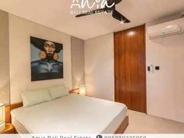 Dijual Brand New Villa 3 bedrooms semi furnished dekat pantai lokasi premium di Seminyak Bali.
