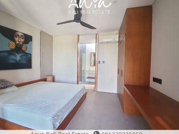 Dijual Brand New Villa 3 bedrooms semi furnished dekat pantai lokasi premium di Seminyak Bali.
