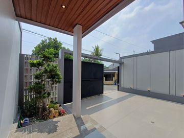 Rumah Luas Elegan Modern di Sleman 5 menit dari Kampus UII