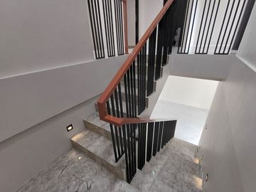 Rumah Luas Elegan Modern di Sleman 5 menit dari Kampus UII