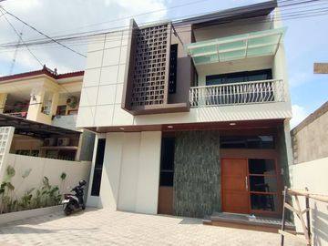 Rumah Mewah Free Kitchen Set di Sleman dekat Superindo Palagan