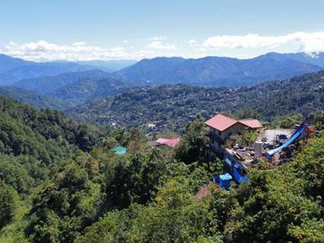 4 Bedrooms House and Lot with Overlooking View in La Trinidad