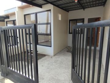 For Sale House and Lot 2 Bedroom with parking in Tanauan Batangas