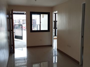 For Sale House and Lot 2 Bedroom with parking in Tanauan Batangas