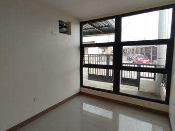 For Sale House and Lot 2 Bedroom with parking in Tanauan Batangas