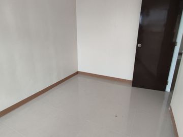 For Sale House and Lot 2 Bedroom with parking in Tanauan Batangas