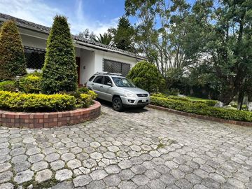 VENDO HERMOSA QUINTA EN MIRASIERRA - QUITO, VALLE DE LOS CHILLOS