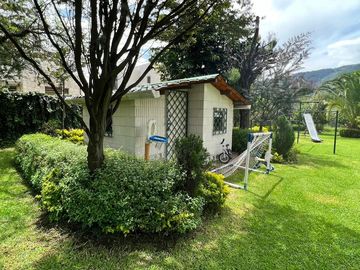 VENDO HERMOSA QUINTA EN MIRASIERRA - QUITO, VALLE DE LOS CHILLOS