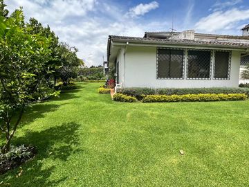 VENDO HERMOSA QUINTA EN MIRASIERRA - QUITO, VALLE DE LOS CHILLOS