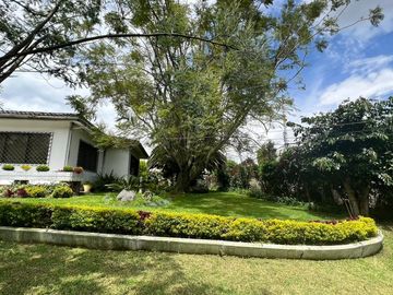 VENDO HERMOSA QUINTA EN MIRASIERRA - QUITO, VALLE DE LOS CHILLOS