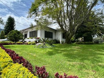 VENDO HERMOSA QUINTA EN MIRASIERRA - QUITO, VALLE DE LOS CHILLOS