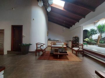 VENDO HERMOSA QUINTA EN MIRASIERRA - QUITO, VALLE DE LOS CHILLOS