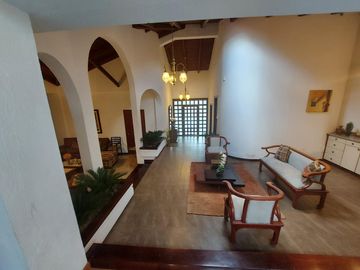 VENDO HERMOSA QUINTA EN MIRASIERRA - QUITO, VALLE DE LOS CHILLOS