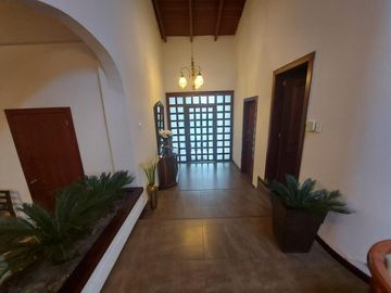 VENDO HERMOSA QUINTA EN MIRASIERRA - QUITO, VALLE DE LOS CHILLOS