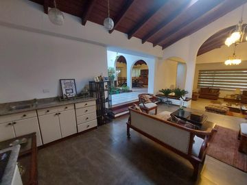 VENDO HERMOSA QUINTA EN MIRASIERRA - QUITO, VALLE DE LOS CHILLOS