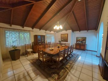 VENDO HERMOSA QUINTA EN MIRASIERRA - QUITO, VALLE DE LOS CHILLOS