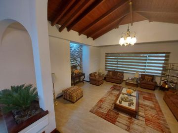 VENDO HERMOSA QUINTA EN MIRASIERRA - QUITO, VALLE DE LOS CHILLOS