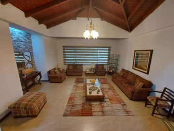 VENDO HERMOSA QUINTA EN MIRASIERRA - QUITO, VALLE DE LOS CHILLOS