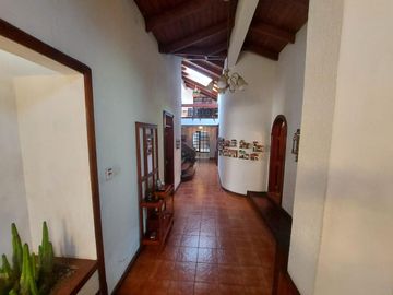 VENDO HERMOSA QUINTA EN MIRASIERRA - QUITO, VALLE DE LOS CHILLOS