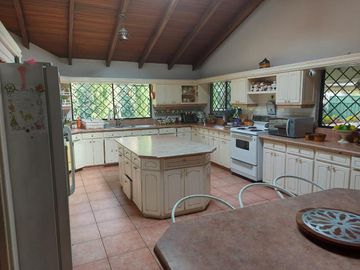 VENDO HERMOSA QUINTA EN MIRASIERRA - QUITO, VALLE DE LOS CHILLOS