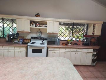 VENDO HERMOSA QUINTA EN MIRASIERRA - QUITO, VALLE DE LOS CHILLOS