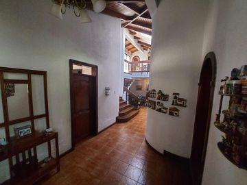 VENDO HERMOSA QUINTA EN MIRASIERRA - QUITO, VALLE DE LOS CHILLOS