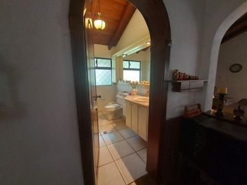 VENDO HERMOSA QUINTA EN MIRASIERRA - QUITO, VALLE DE LOS CHILLOS