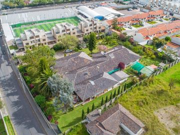 VENDO HERMOSA QUINTA EN MIRASIERRA - QUITO, VALLE DE LOS CHILLOS