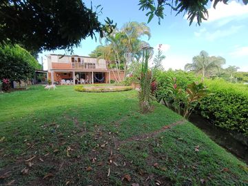 CASA CAMPESTRE EN VENTA POR PEREIRA PUEBLITO CAFETERO
