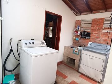 CASA CAMPESTRE EN VENTA POR PEREIRA PUEBLITO CAFETERO