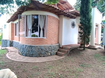 CASA CAMPESTRE EN VENTA POR PEREIRA PUEBLITO CAFETERO