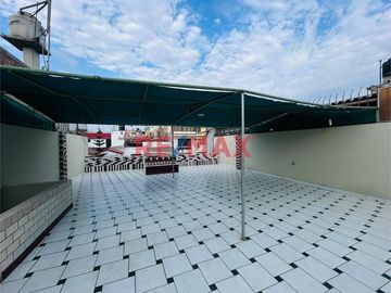 Se Vende !!! Casa En Urb. Primavera /Cerca A Av. America Norte Y Tupac Amaru/255M2 De Construcción