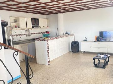 CASA EN VENTA - MANGA