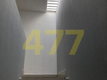 CASA EN VENTA (KATANIA)