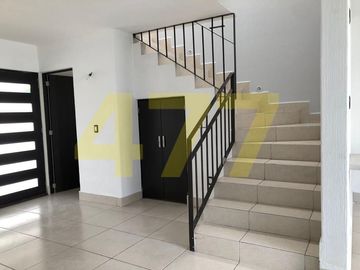 CASA EN VENTA (KATANIA)