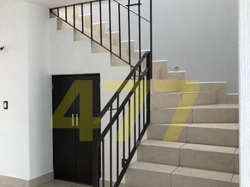CASA EN VENTA (KATANIA)