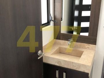 CASA EN VENTA (KATANIA)