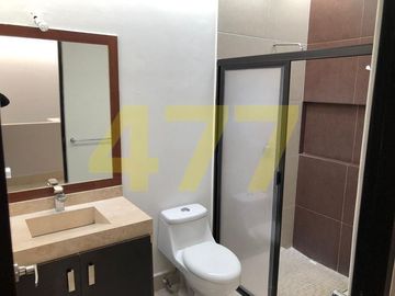 CASA EN VENTA (KATANIA)
