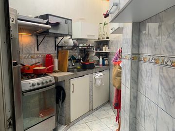 OCASION!!! VENDO CASA DE 3 PISOS MAS AZOTEA EN BREÑA LIMITE CON PUEBLO LIBRE